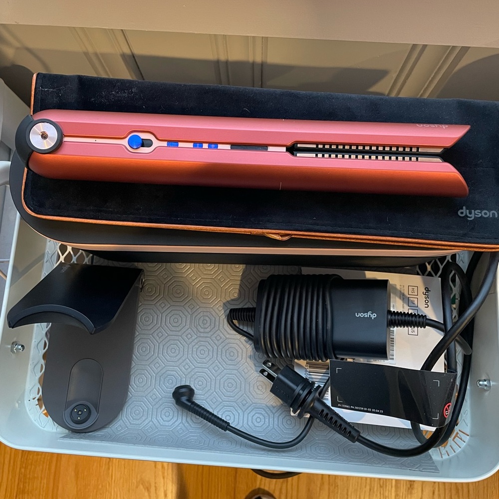 Dyson Corrale cordless hair straightener limited edition strawberry bronze - Picture 4 of 8